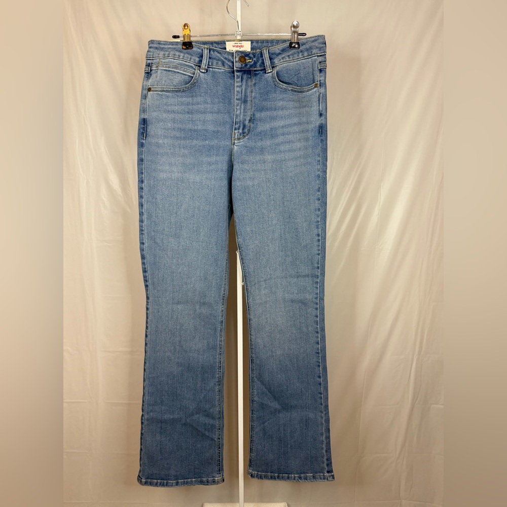 Wrangler Retro High Rise Bootcut Jeans Size 6 Light Wash Stretch Denim NWT